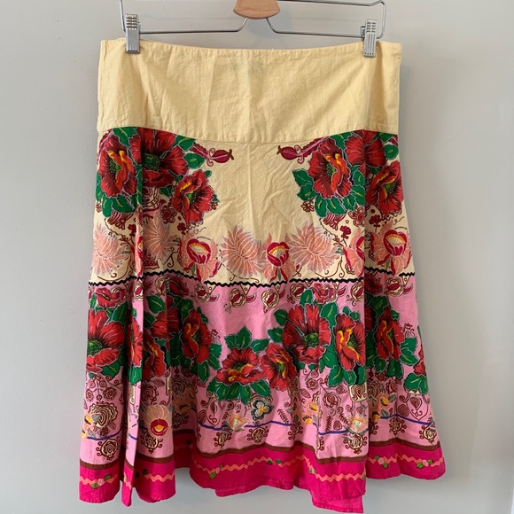 Urban Behavior Dresses & Skirts - 5/$20 Beautiful, floral skirt